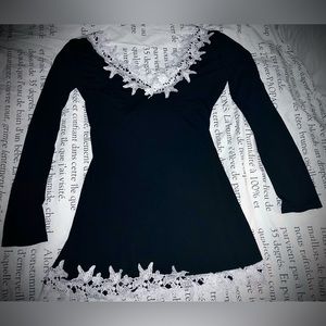 Black + Lace Detailing Top Womens’ sz Medium plunging neckline Elegant NM